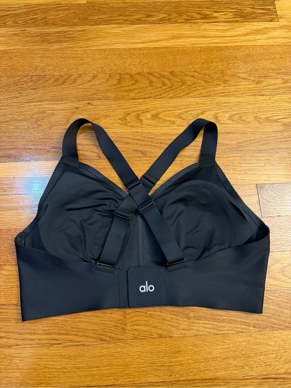 Alo Yoga Alo Airlift Strength Bra in Black - Size Large